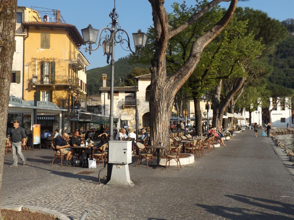 Appartamento Casa Glicine Garda  Esterno foto