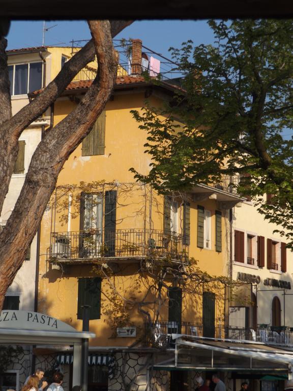 Appartamento Casa Glicine Garda  Esterno foto